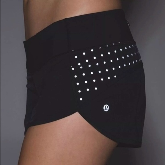 Lululemon speed up shorts black with reflective dots - Picture 6 of 8